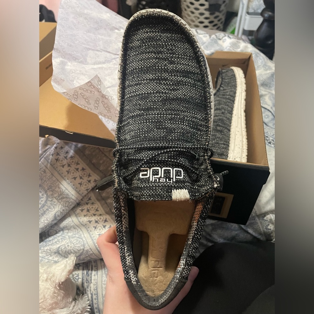 MENS HEYDUDES SZ12 WORN ONCE